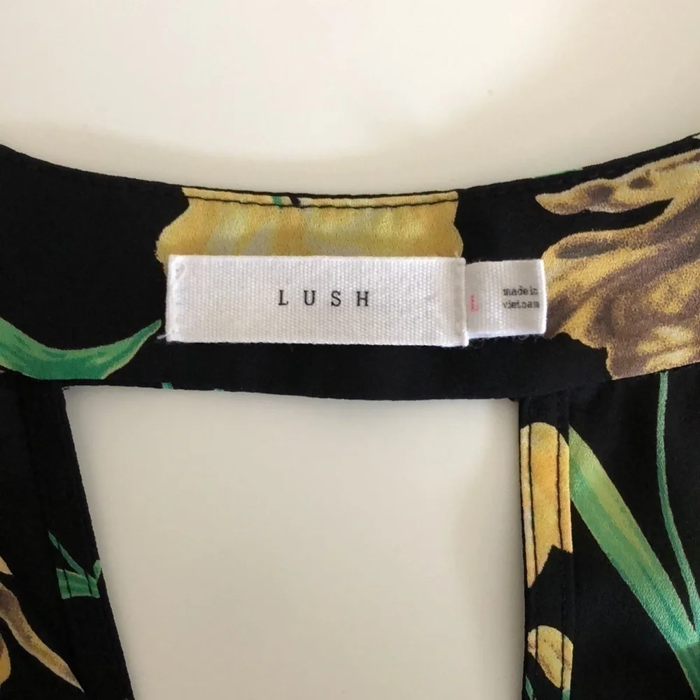 Lush dress sleeveless, crossover front and back - Picture 4 of 10